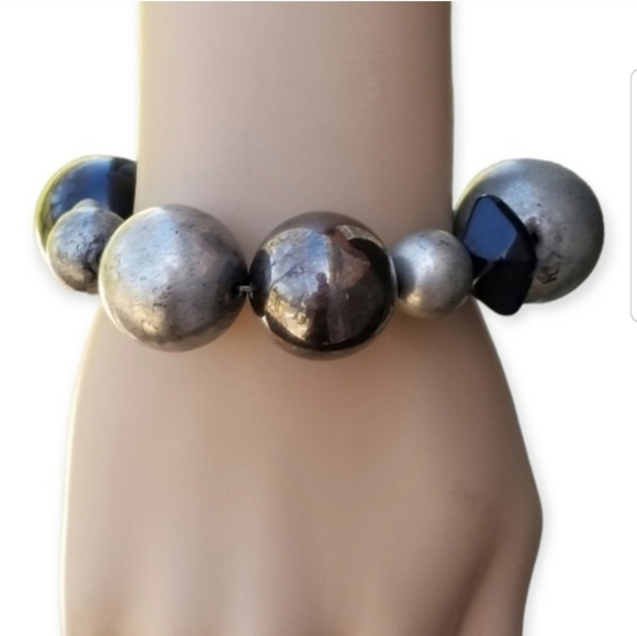 SILVERTONED & BLACK MODERNIST STRETCH BRACELET - Picture 1 of 4